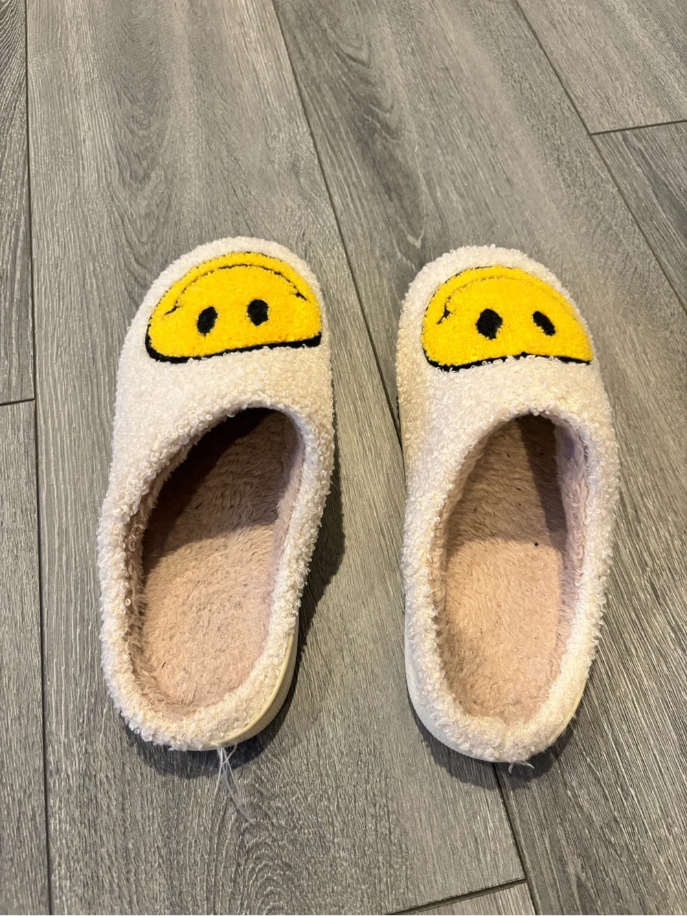 Kids Cozy Cream Smiley Slippers - Yellow Smiley Design
